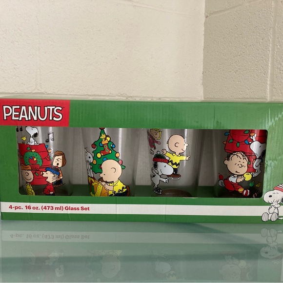 Peanuts 4-pc Glass Set - Picture 1 of 10